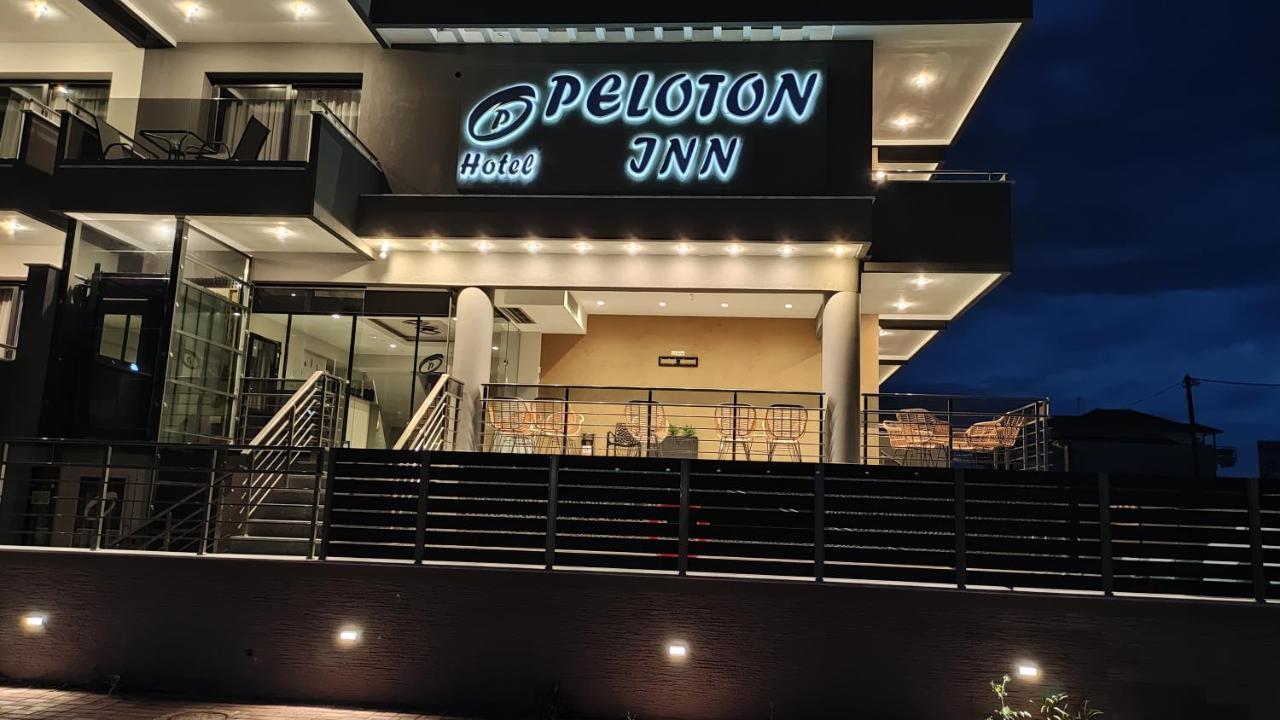 Peloton Inn Paralía 外观 照片